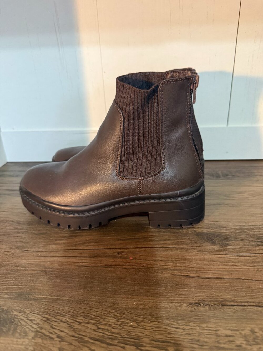 Steve Madden JHANNAA Brown Leather Lug Chelsea Boots Girls Size 3M